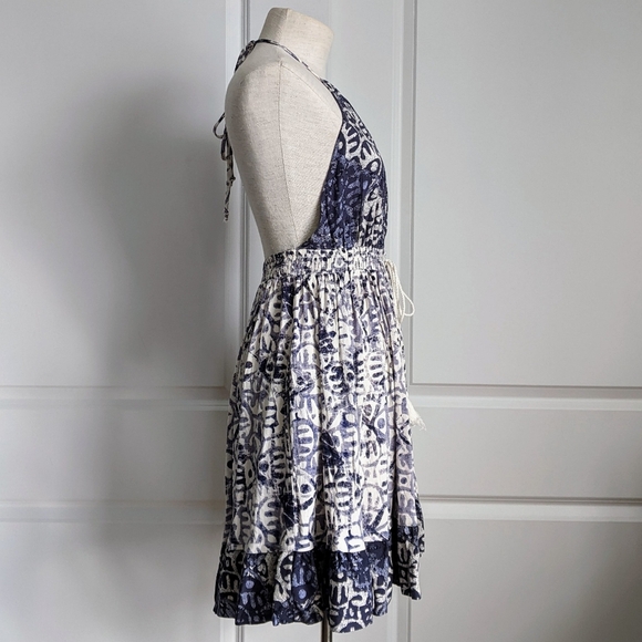 Free People Mini Dress Halter Neck Sleeveless Open Back Batik Blue Ivory S NWT - Picture 6 of 16